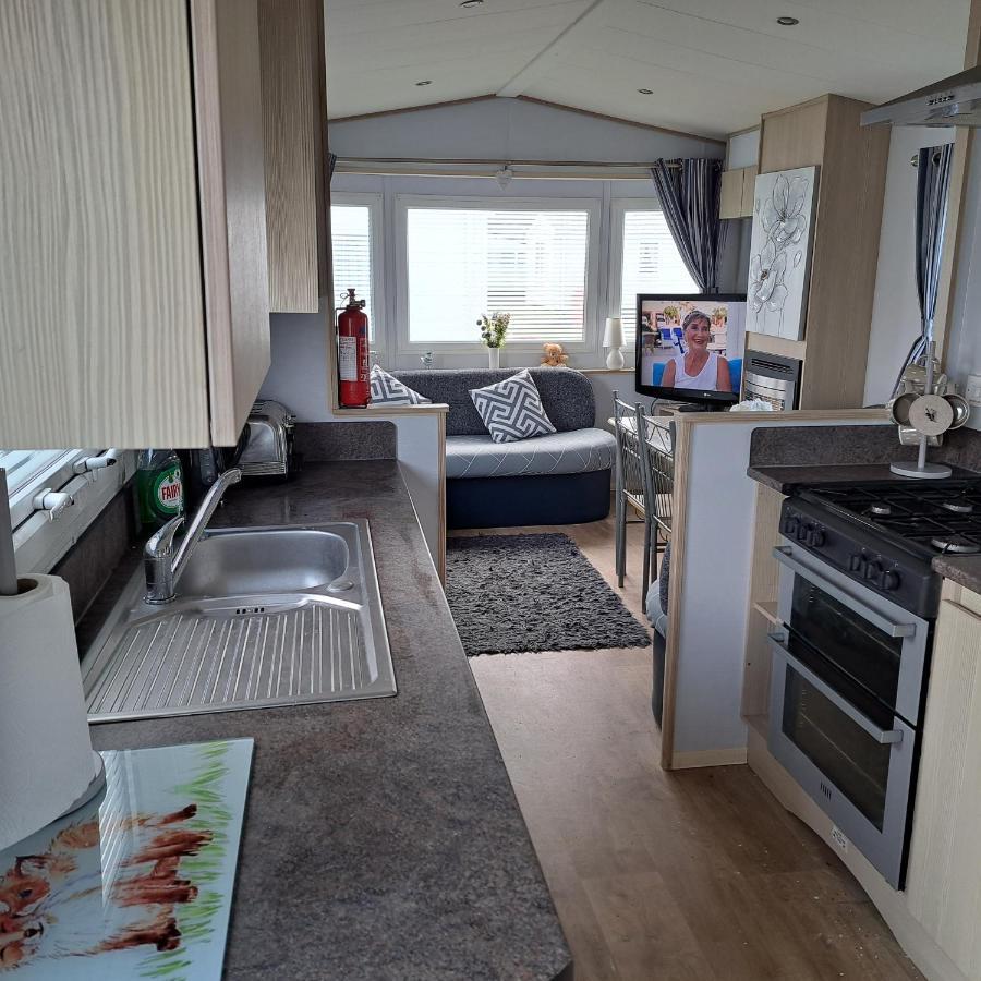 Cj & Daisies Holiday Home Prestatyn Exterior photo